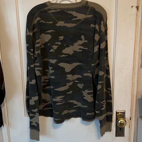Mark Ecko Cut and Sew XL long sleeve shirt. Camouflage design. - Picture 5 of 7